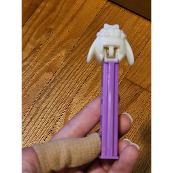 Vintage White Lamb Red Bow Purple 1979 Pez 4 Inch Dispenser With Feet - Picture 9 of 12